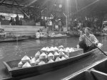03-42 Damoen Saduak Floating Market 1.jpg