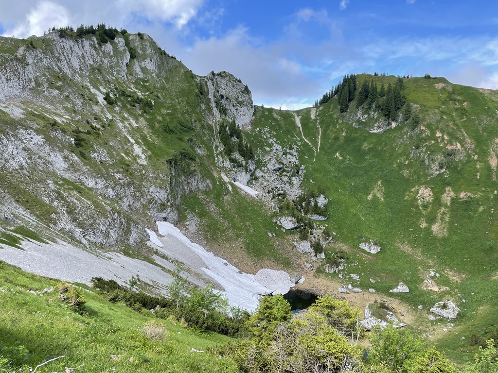 43743865ue.jpg