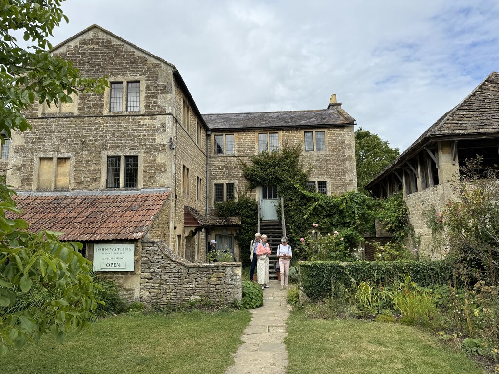 49503273qw.jpg